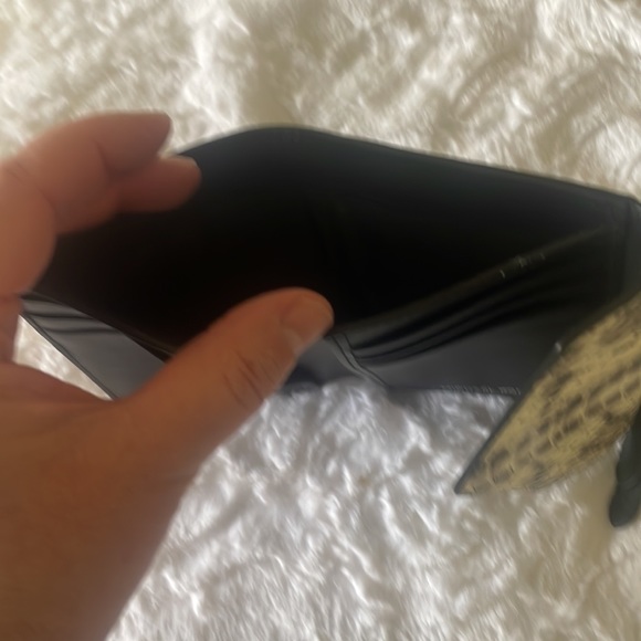Small Michael Kors Wallet - Picture 7 of 8
